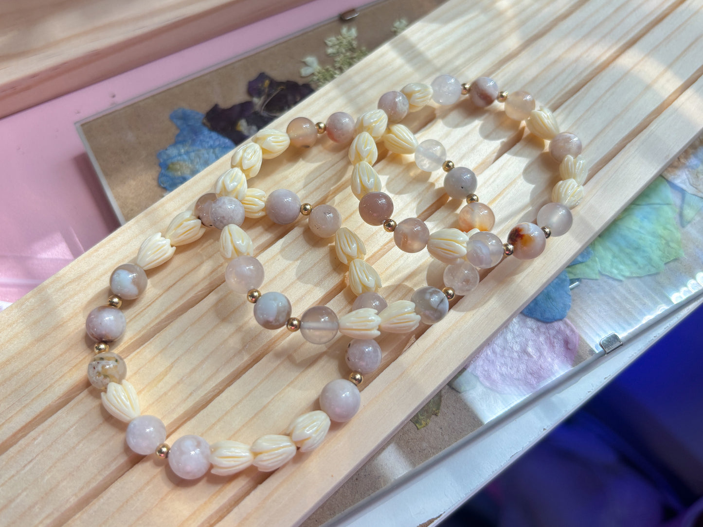 Flower Agate Pikake Stretchy Bracelet